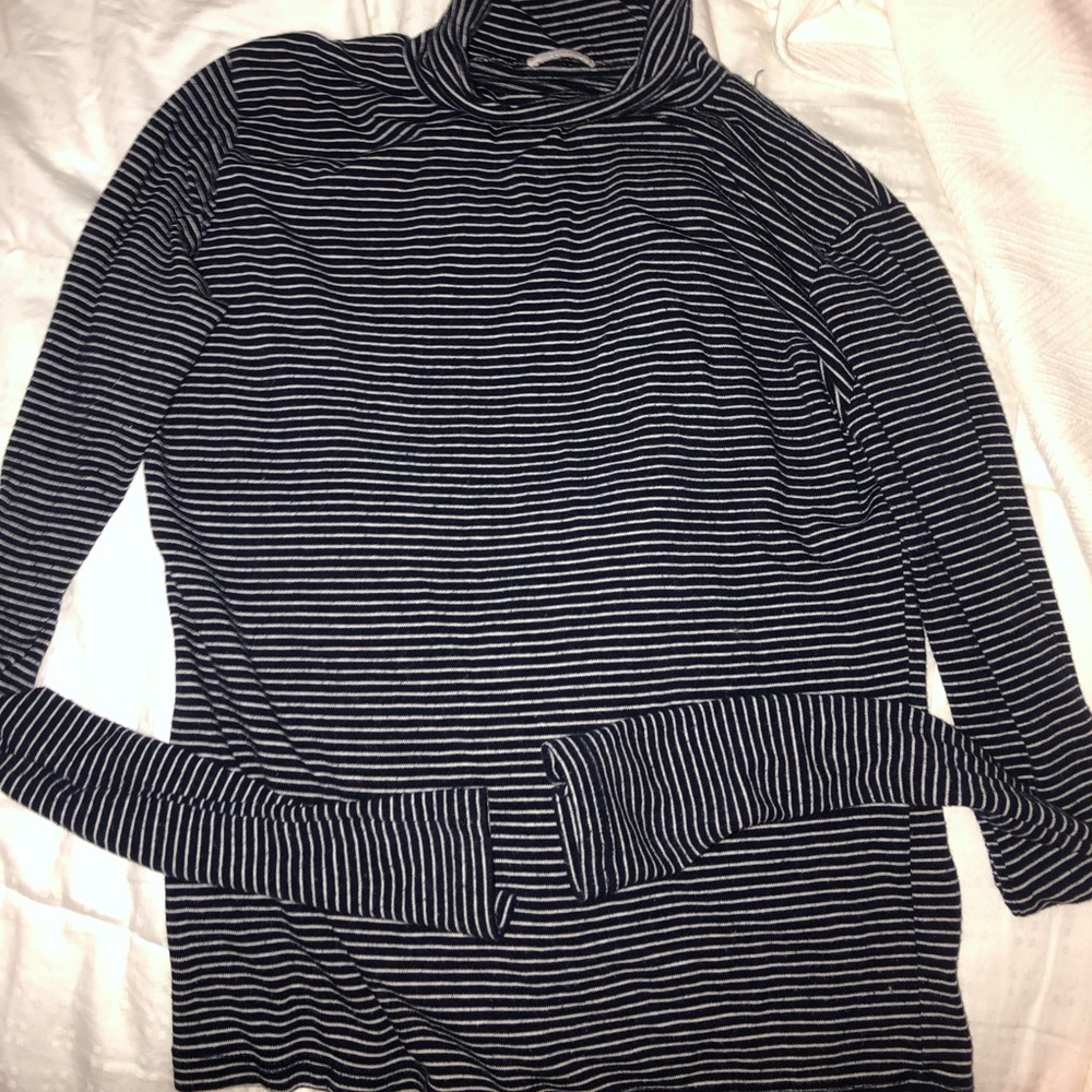 BRANDY MELVILLE long sleeve!